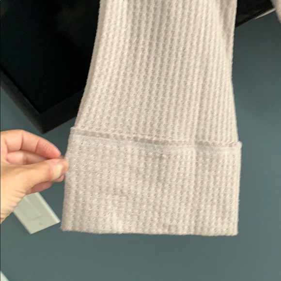 Cute top - Picture 4 of 4